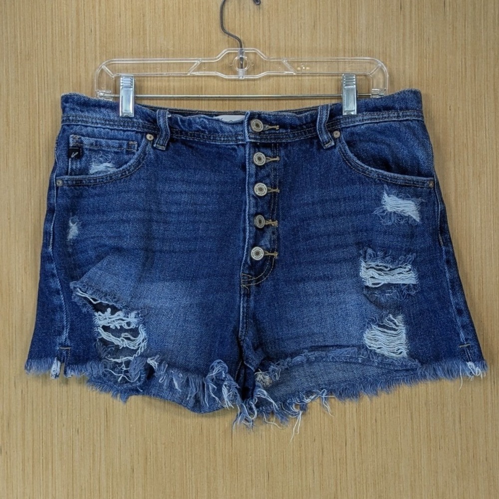 KanCan Maurices Distressed Denim Shorts Medium Wash Button Fly Raw Hem Womens 34